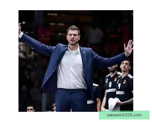 斯普利特着力提升杨瀚森三分出手能力助其外线投射全面进化持续优化表现